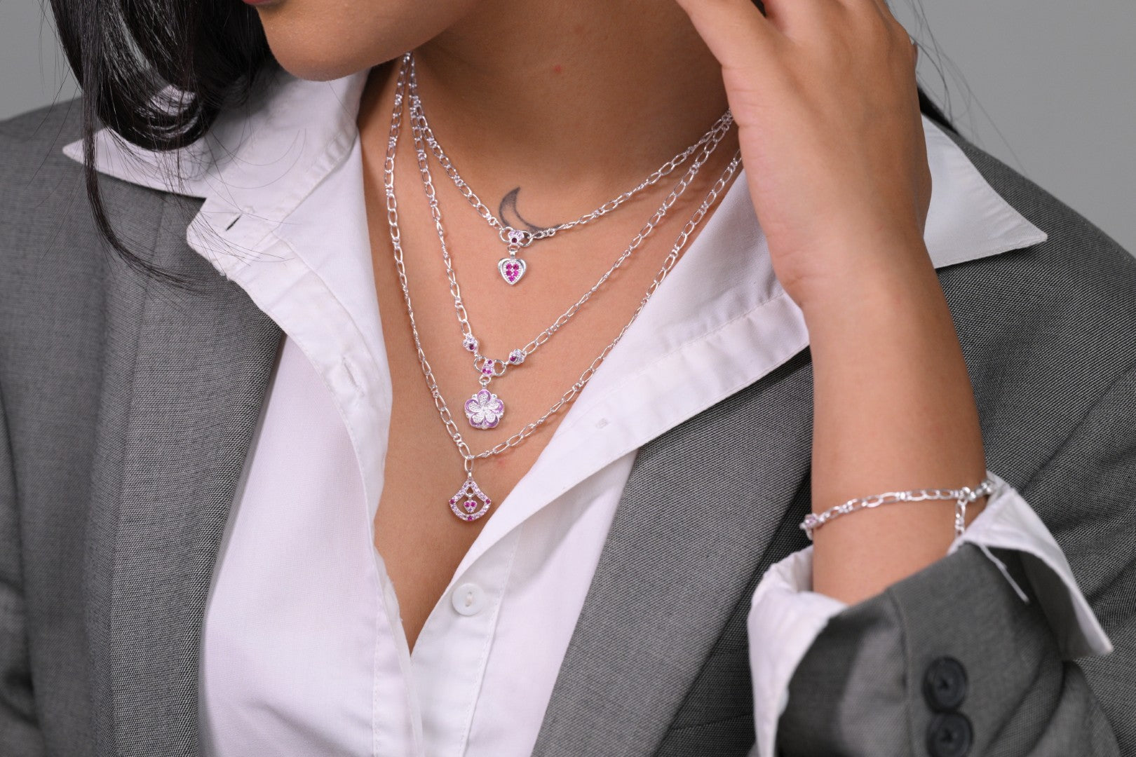 Define Your Neckline